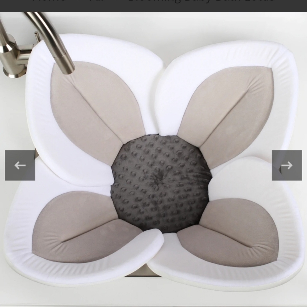 Blooming Bath Lotus